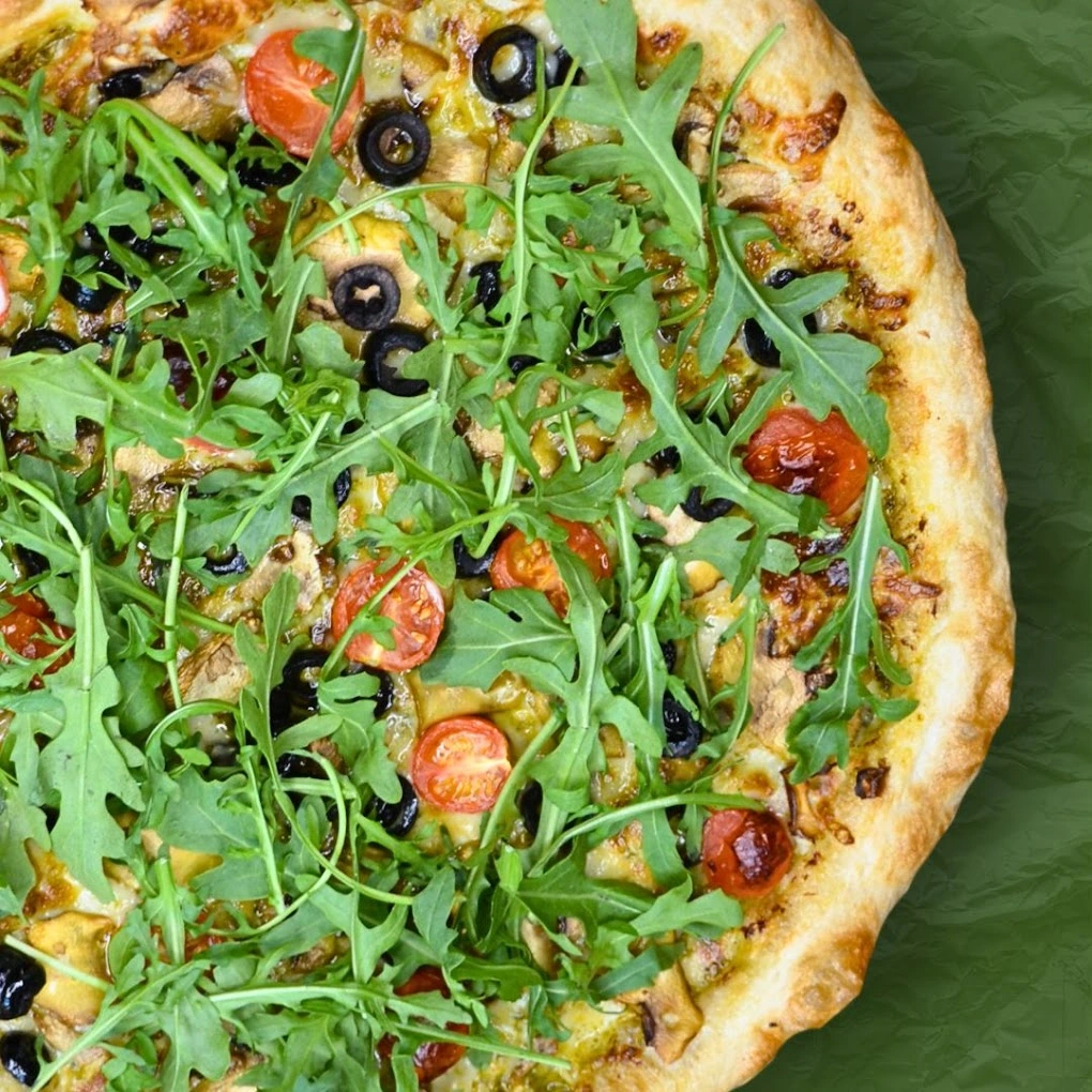 Bella Verde Pizza – fresh spinach, mushrooms, olives and feta at CrustyCraft Pizza Transcona Winnipeg